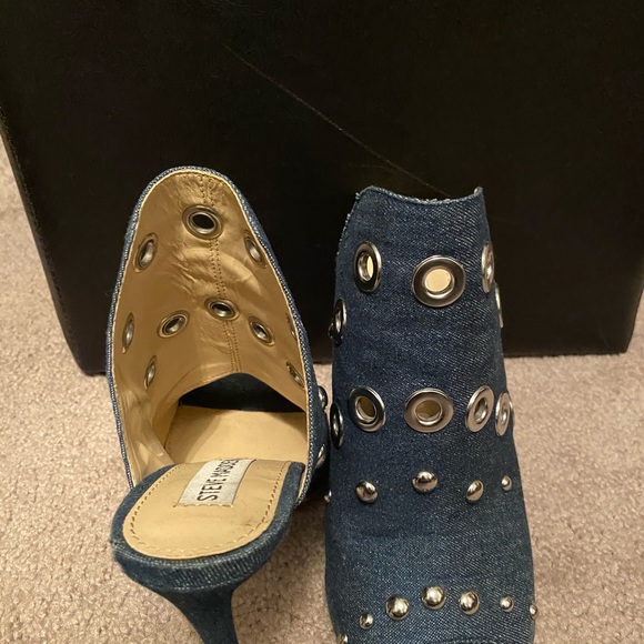 Sandals as 5.5, boots sz 6 - Picture 2 of 8